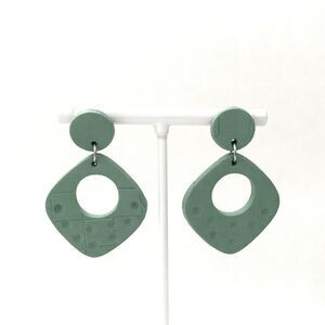 💚Hypoallergenic Sage Green Clay Earrings Diamond Shaped Dangle